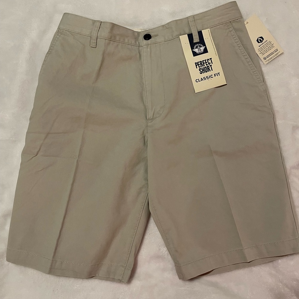 NEW Dockers Mens Classic Fit Shorts